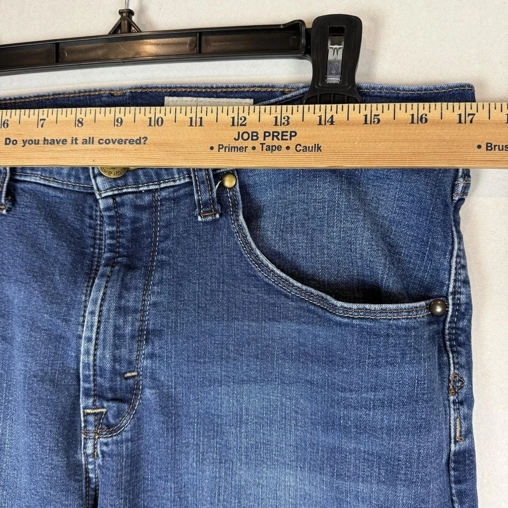 Wrangler Premium Quality Jeans Mens 34x30 Blue Medium‎ Wash Slim Straight Denim